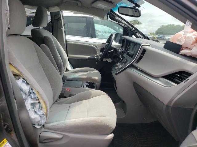 Photo 5 from auction – 2017 TOYOTA SIENNA LE with VIN 5TDKZ3DC0HS790199