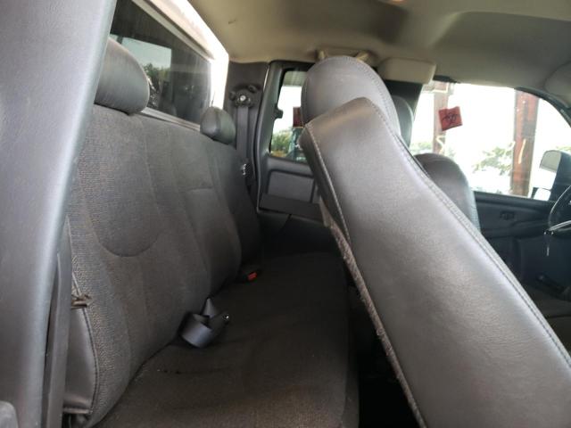 Photo 6 from auction – 2005 CHEVROLET SILVERADO with VIN 1GCHK29U65E225225