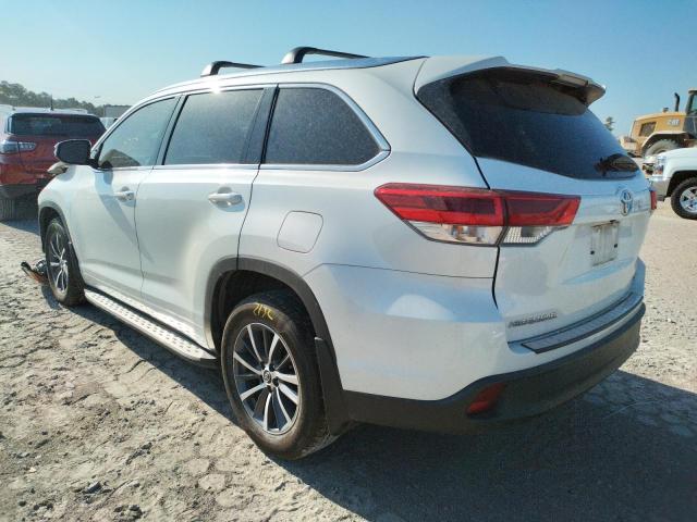 Photo 3 from auction – 2017 TOYOTA HIGHLANDER with VIN 5TDKZRFH4HS523711