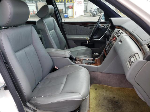 Photo 5 from auction – 1996 MERCEDES-BENZ E 320 with VIN WDBJF55F7TJ009160