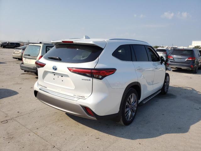 Photo 4 from auction – 2022 TOYOTA HIGHLANDER with VIN 5TDFARAH1NS013425