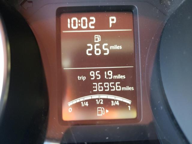 Photo 8 from auction – 2017 VOLKSWAGEN JETTA S with VIN 3VW2B7AJ5HM375178