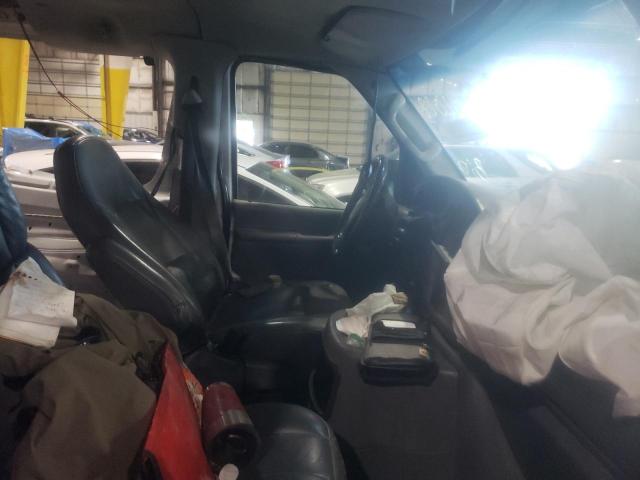Photo 5 from auction – 2004 FORD VAN with VIN 1FTNE24W24HA44087