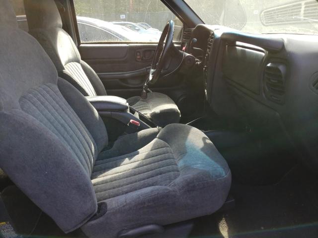 Photo 5 from auction – 2002 CHEVROLET BLAZER with VIN 1GNDT13WX2K224986