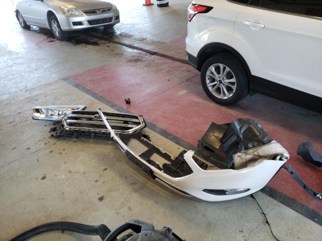Photo 9 from auction – 2017 FORD ESCAPE SE with VIN 1FMCU9GD0HUC62308