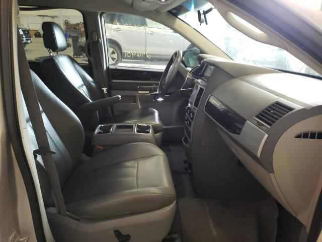 Photo 5 from auction – 2010 CHRYSLER TOWN & COU with VIN 2A4RR5DX7AR345349
