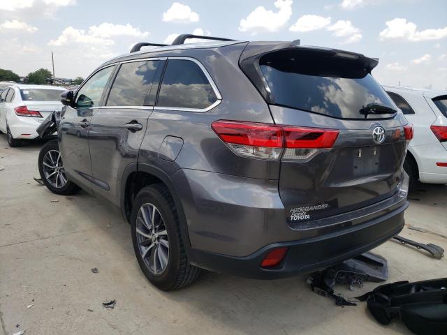 Photo 3 from auction – 2019 TOYOTA HIGHLANDER with VIN 5TDKZRFH7KS567614