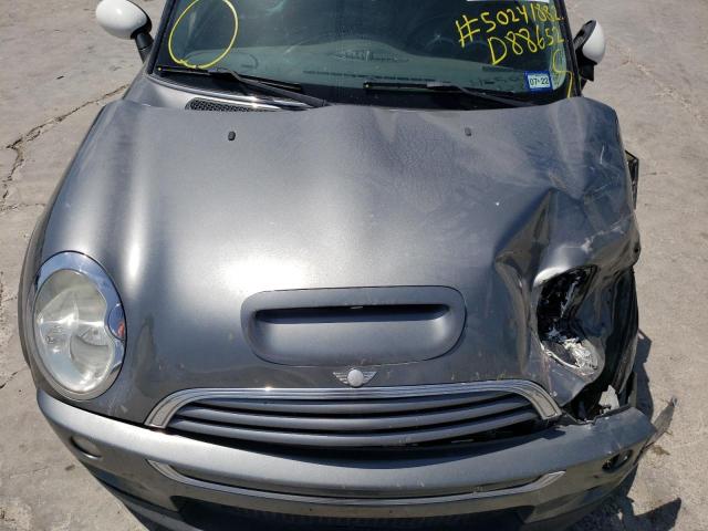Photo 7 from auction – 2004 MINI COOPER S with VIN WMWRE33404TD88652