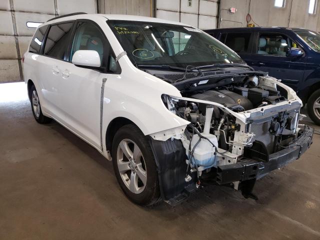 Photo 1 from auction – 2017 TOYOTA SIENNA LE with VIN 5TDKZ3DCXHS774723