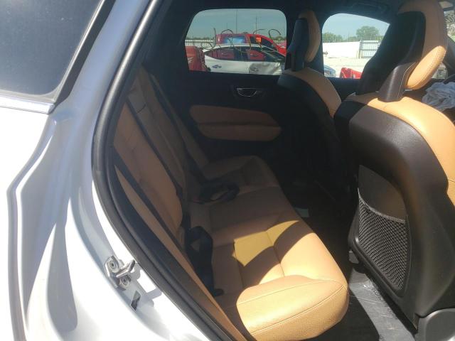 Photo 6 from auction – 2018 VOLVO XC60 T5 with VIN LYV102RK5JB109949