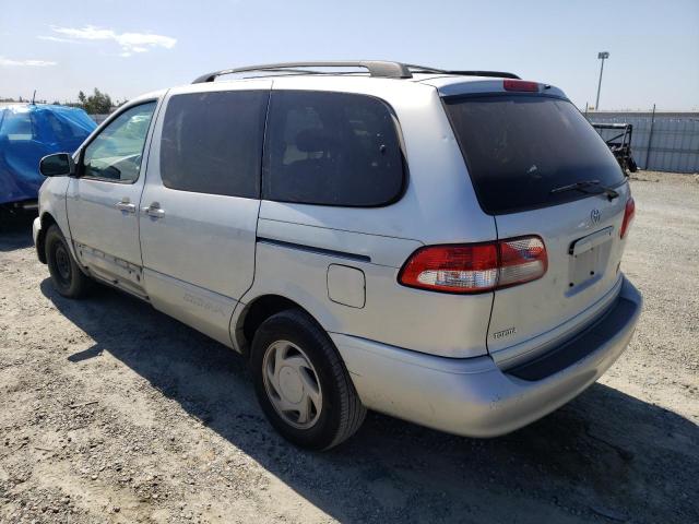 Photo 3 from auction – 2002 TOYOTA SIENNA LE with VIN 4T3ZF13C12U493977
