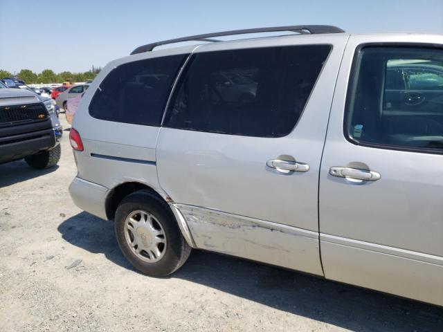 Photo 9 from auction – 2002 TOYOTA SIENNA LE with VIN 4T3ZF13C12U493977