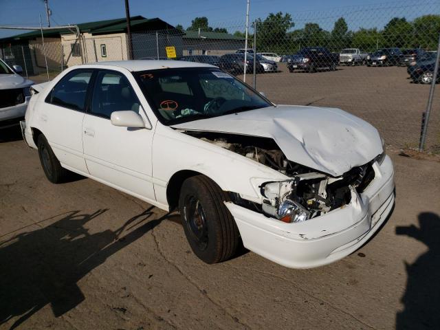 TOYOTA CAMRY CE 2000 with VIN 4T1BG22K9YU986742 - Photo from auction