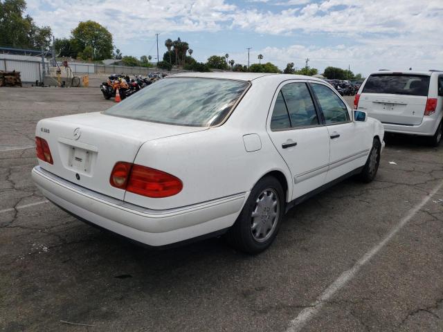 Photo 4 from auction – 1996 MERCEDES-BENZ E 320 with VIN WDBJF55F7TJ009160