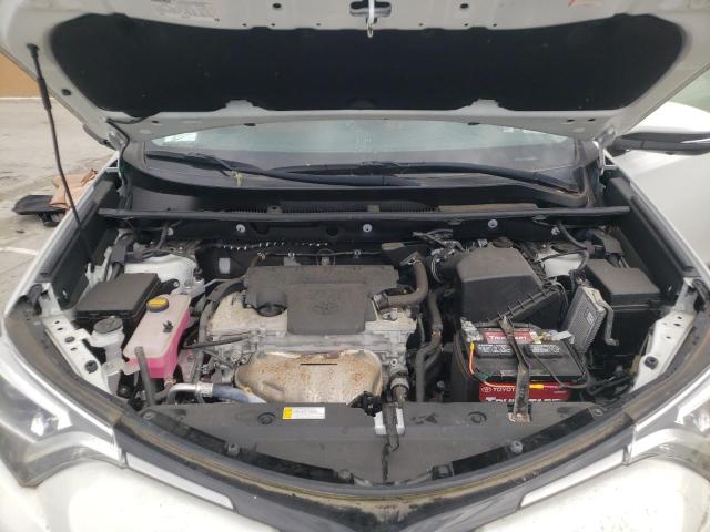 Photo 7 from auction – 2017 TOYOTA RAV4 LIMIT with VIN 2T3DFREV4HW582927