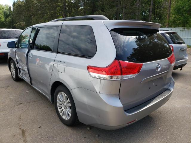 Photo 3 from auction – 2013 TOYOTA SIENNA XLE with VIN 5TDYK3DC3DS389853