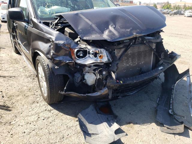 Photo 9 from auction – 2016 CHRYSLER TOWN & COU with VIN 2C4RC1BG3GR245549