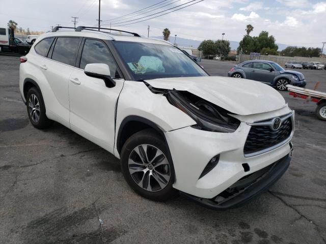 TOYOTA HIGHLANDER 2021 with VIN 5TDHZRAHXMS520713 - Photo from auction