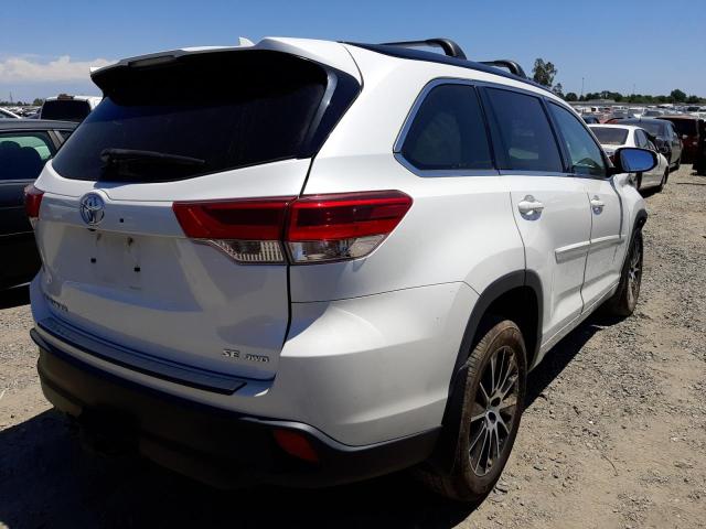 Photo 4 from auction – 2017 TOYOTA HIGHLANDER with VIN 5TDJZRFH3HS377037