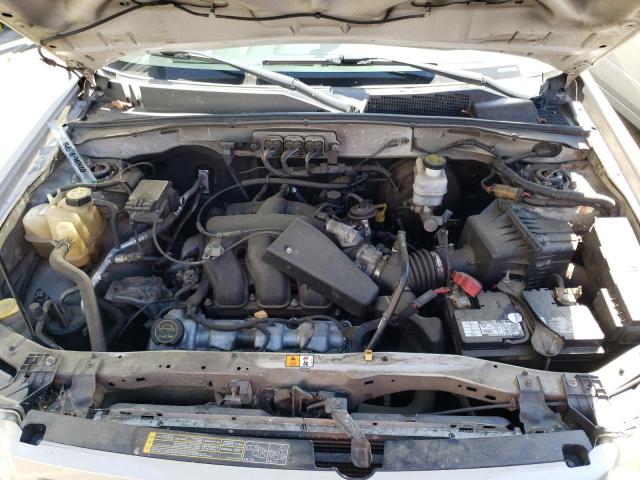 Photo 7 from auction – 2008 FORD ESCAPE LIM with VIN 1FMCU04128KB13867