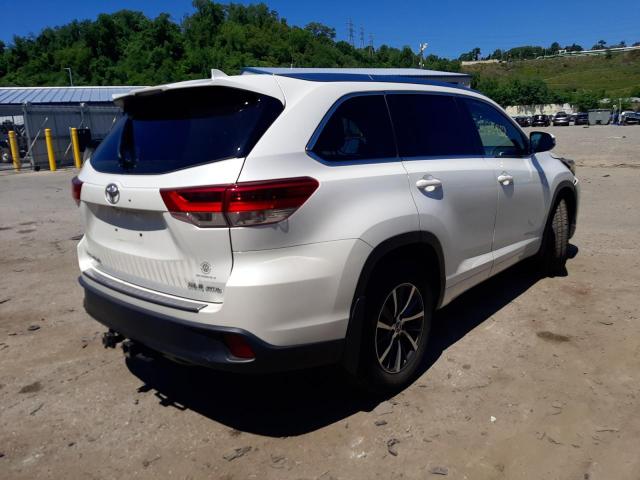 Photo 4 from auction – 2017 TOYOTA HIGHLANDER with VIN 5TDJZRFH8HS469888