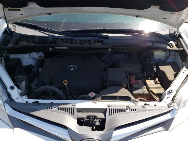 Photo 7 from auction – 2018 TOYOTA SIENNA XLE with VIN 5TDYZ3DC0JS927657
