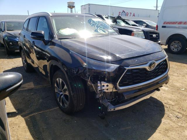 TOYOTA HIGHLANDER 2022 with VIN 5TDGZRAHXNS114427 - Photo from auction