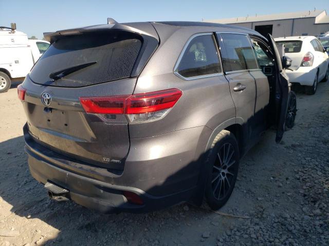 Photo 4 from auction – 2017 TOYOTA HIGHLANDER with VIN 5TDJZRFH0HS438263