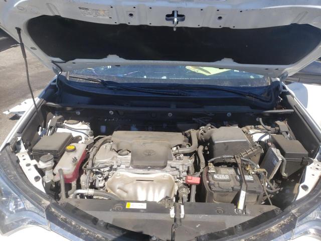 Photo 7 from auction – 2018 TOYOTA RAV4 LE with VIN 2T3ZFREV2JW473216