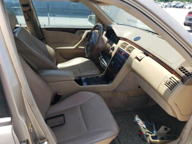 Photo 5 from auction – 2001 MERCEDES-BENZ E 320 with VIN WDBJF65J51B329370