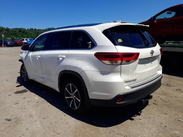 Photo 3 from auction – 2017 TOYOTA HIGHLANDER with VIN 5TDJZRFH8HS469888