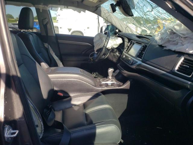 Photo 5 from auction – 2017 TOYOTA HIGHLANDER with VIN 5TDJZRFH0HS438263