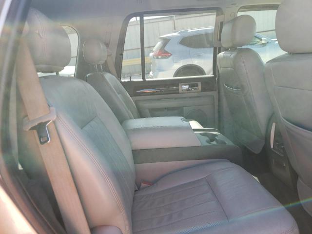 Photo 6 from auction – 2004 LINCOLN NAVIGATOR with VIN 5LMFU27RX4LJ25910