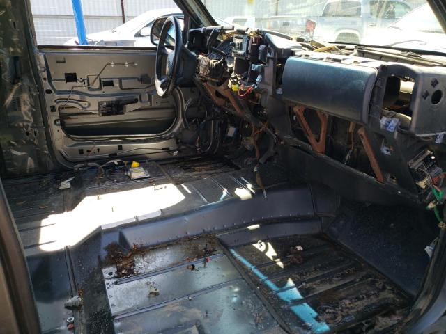 Photo 5 from auction – 2002 CHEVROLET SILVERADO with VIN 2GCEC19T321231319