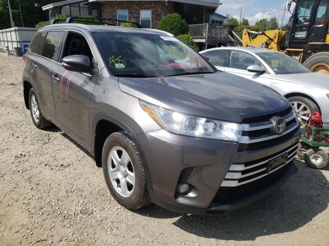 TOYOTA HIGHLANDER 2017 with VIN 5TDJZRFH8HS480776 - Photo from auction