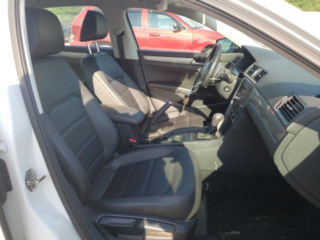 Photo 5 from auction – 2015 VOLKSWAGEN PASSAT S with VIN 1VWAS7A3XFC027923