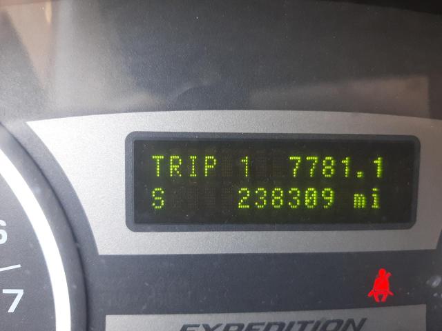 Photo 8 from auction – 2005 FORD EXPEDITION with VIN 1FMFU18525LA57094