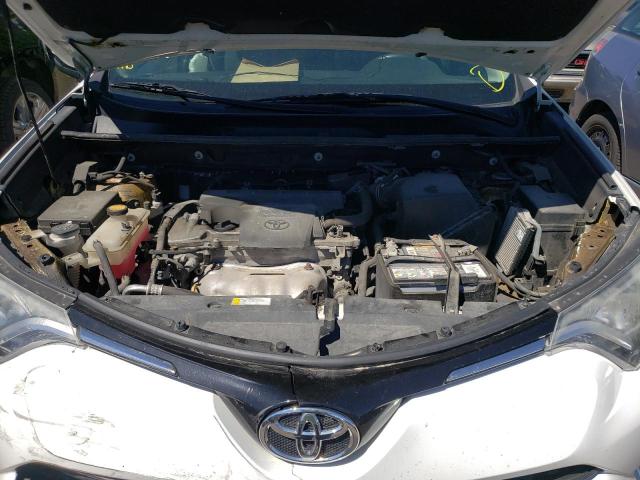 Photo 7 from auction – 2016 TOYOTA RAV4 XLE with VIN 2T3RFREV6GW413948