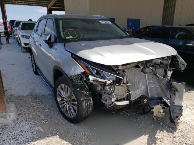 TOYOTA HIGHLANDER 2022 with VIN 5TDFZRAH9NS111725 - Photo from auction