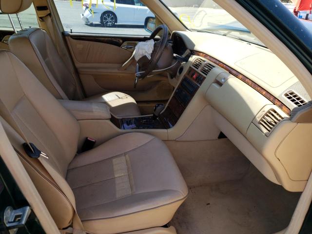 Photo 5 from auction – 2002 MERCEDES-BENZ E 320 4MAT with VIN WDBJF82J12X068856