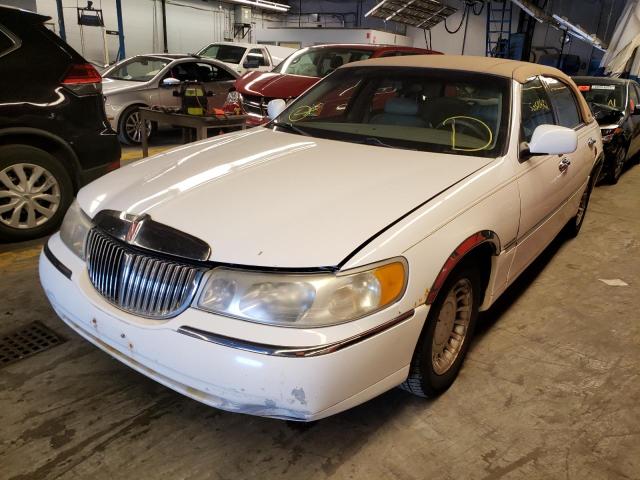 Photo 2 from auction – 2001 LINCOLN TOWN CAR E with VIN 1LNHM81W61Y673155