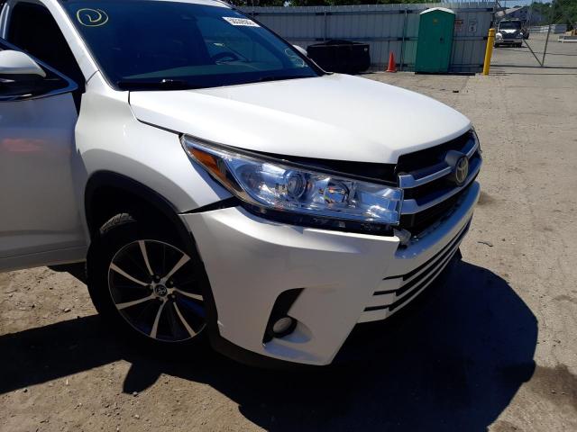Photo 9 from auction – 2017 TOYOTA HIGHLANDER with VIN 5TDJZRFH8HS469888