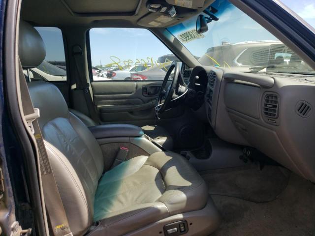 Photo 5 from auction – 2001 CHEVROLET BLAZER with VIN 1GNDT13W812221034