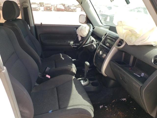 Photo 5 from auction – 2004 TOYOTA SCION XB with VIN JTLKT324340147652