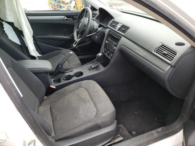 Photo 5 from auction – 2013 VOLKSWAGEN PASSAT S with VIN 1VWAP7A32DC051552