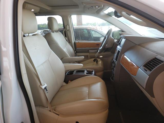 Photo 5 from auction – 2010 CHRYSLER TOWN & COU with VIN 2A4RR7DX2AR438971