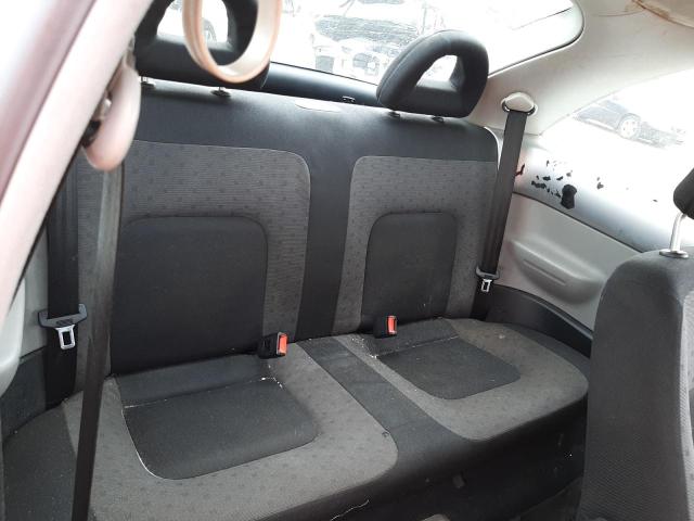 Photo 6 from auction – 2000 VOLKSWAGEN BEETLE with VIN 3VWCC21C6YM482651