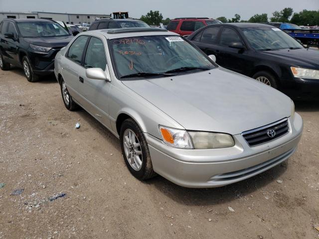 TOYOTA CAMRY LE 2000 with VIN 4T1BF28K9YU092170 - Photo from auction
