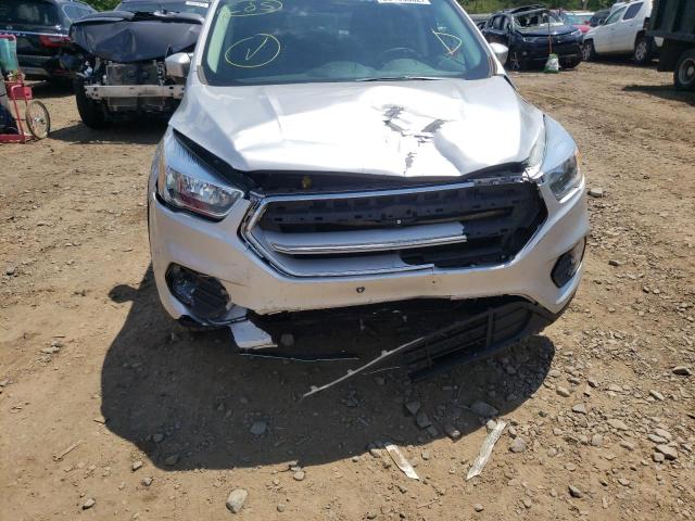 Photo 9 from auction – 2017 FORD ESCAPE SE with VIN 1FMCU9GD3HUE49591