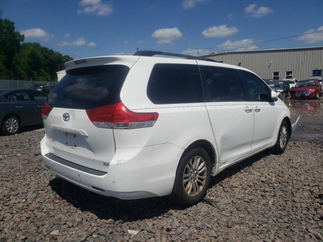 Photo 4 from auction – 2013 TOYOTA SIENNA XLE with VIN 5TDYK3DC4DS326924